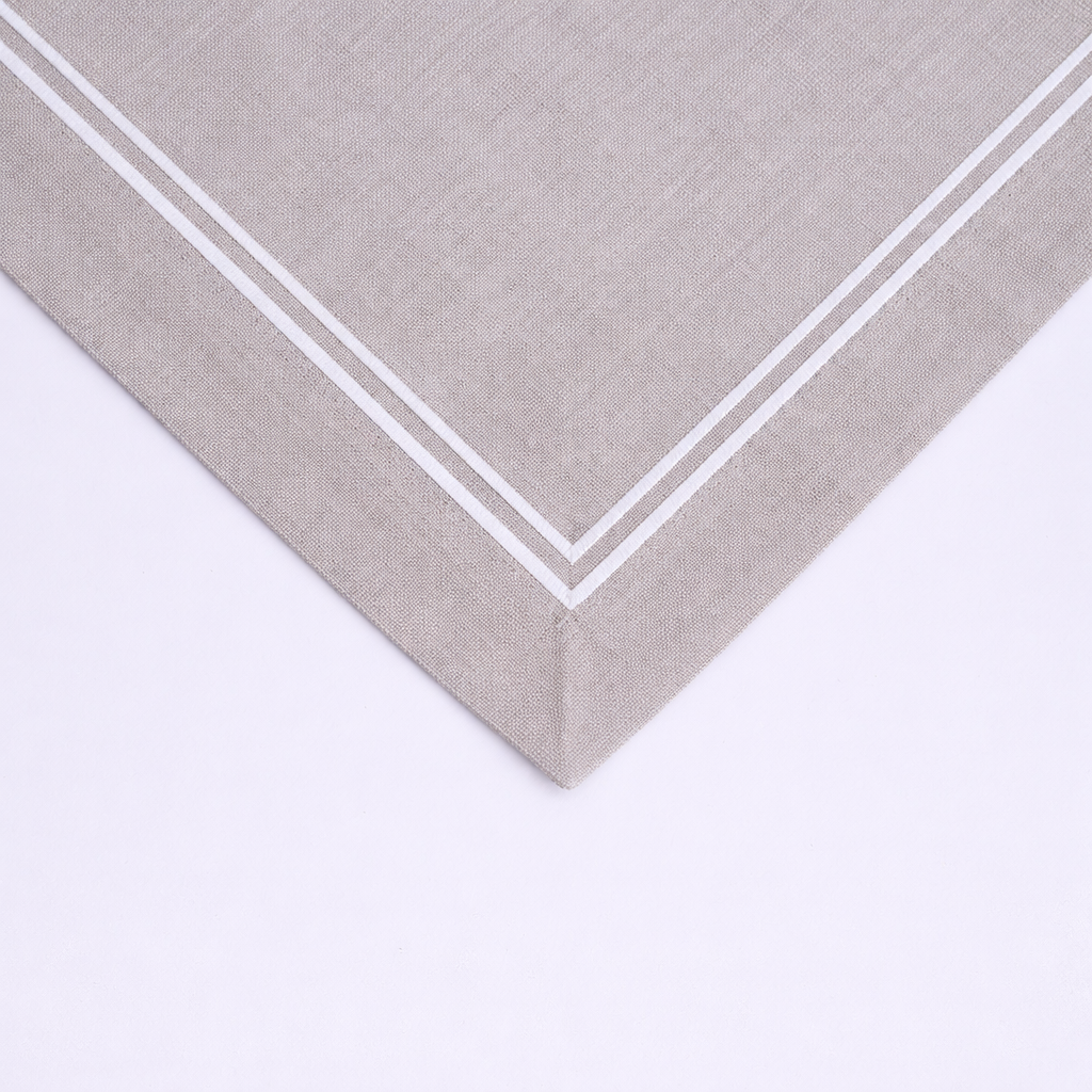 Noa Table Runner